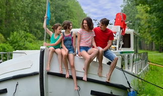 Maximise space to improve life on your houseboat Maximise space to improve life on your houseboat