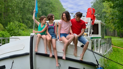 Maximise space to improve life on your houseboat Maximise space to improve life on your houseboat