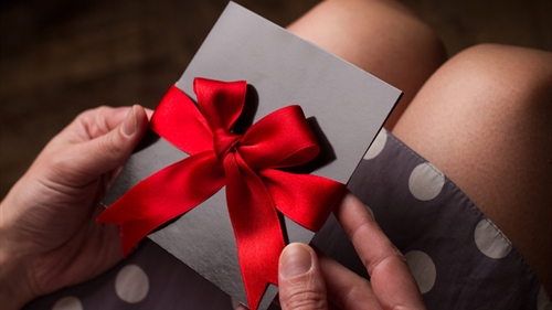 FIVE ideas for green gift wrap FIVE ideas for green gift wrap